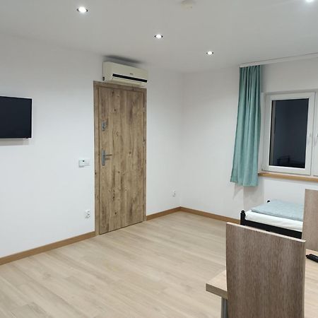 Letnia Oaza "Akacja" Apartment Sobienie Jeziory Екстериор снимка